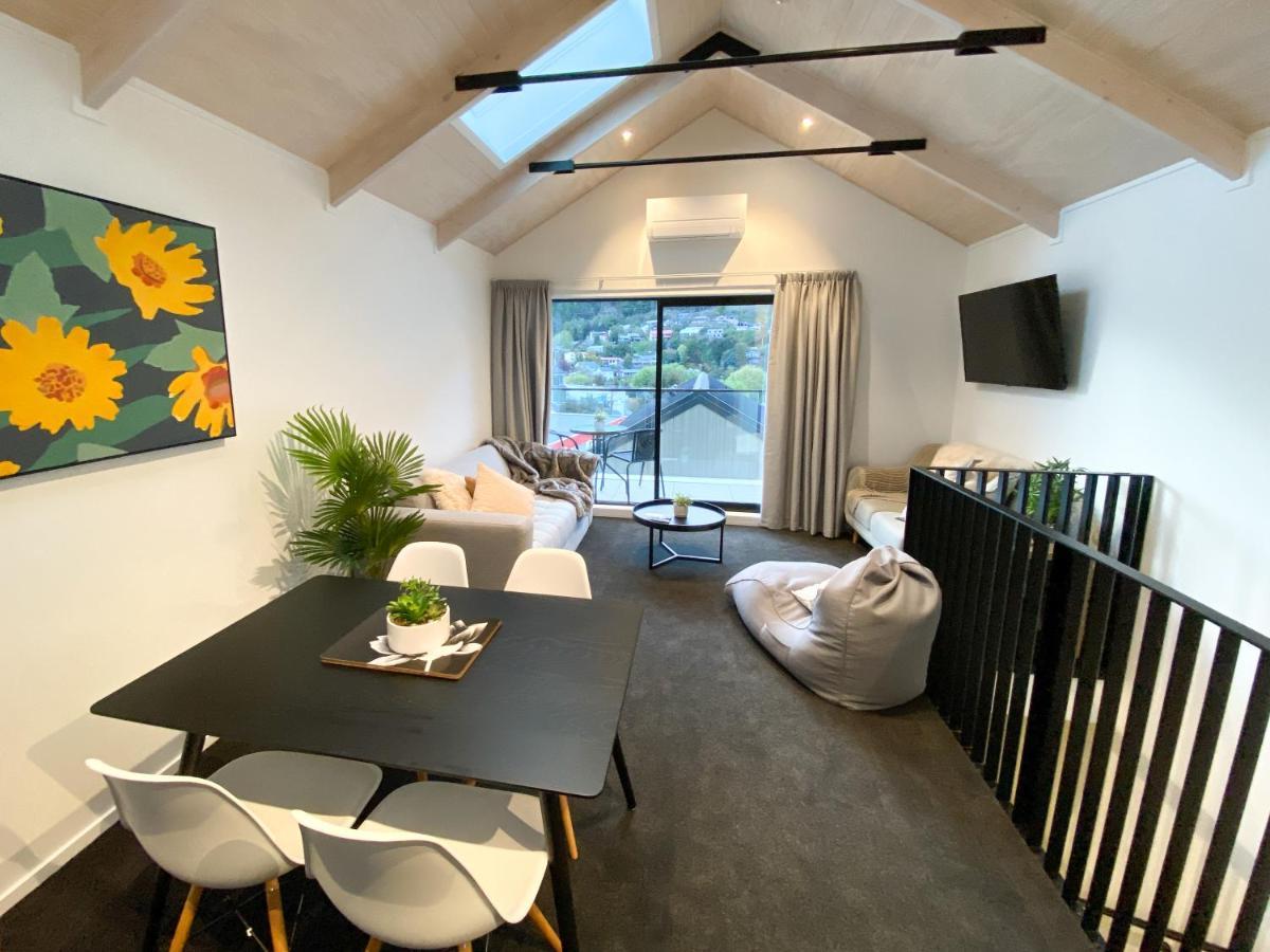 Modern 2-Bedroom Apartment 7-Mins Walk To Куийнстаун Екстериор снимка