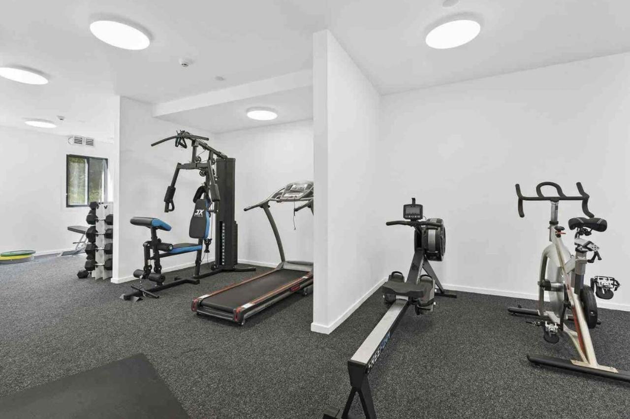Modern 2-Bedroom Apartment 7-Mins Walk To Куийнстаун Екстериор снимка