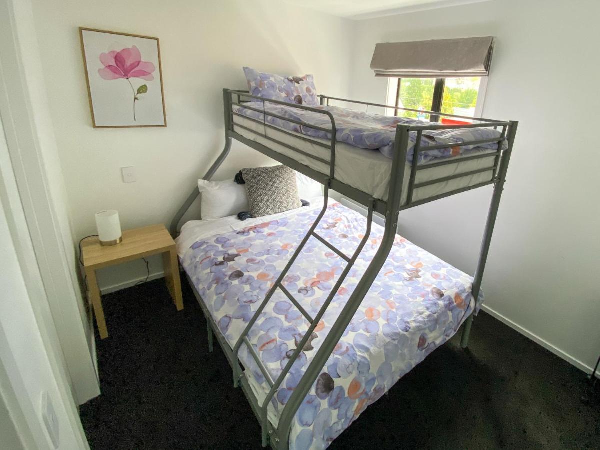 Modern 2-Bedroom Apartment 7-Mins Walk To Куийнстаун Екстериор снимка
