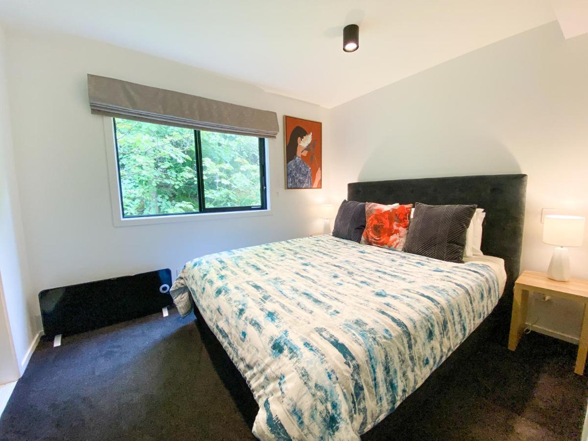 Modern 2-Bedroom Apartment 7-Mins Walk To Куийнстаун Екстериор снимка